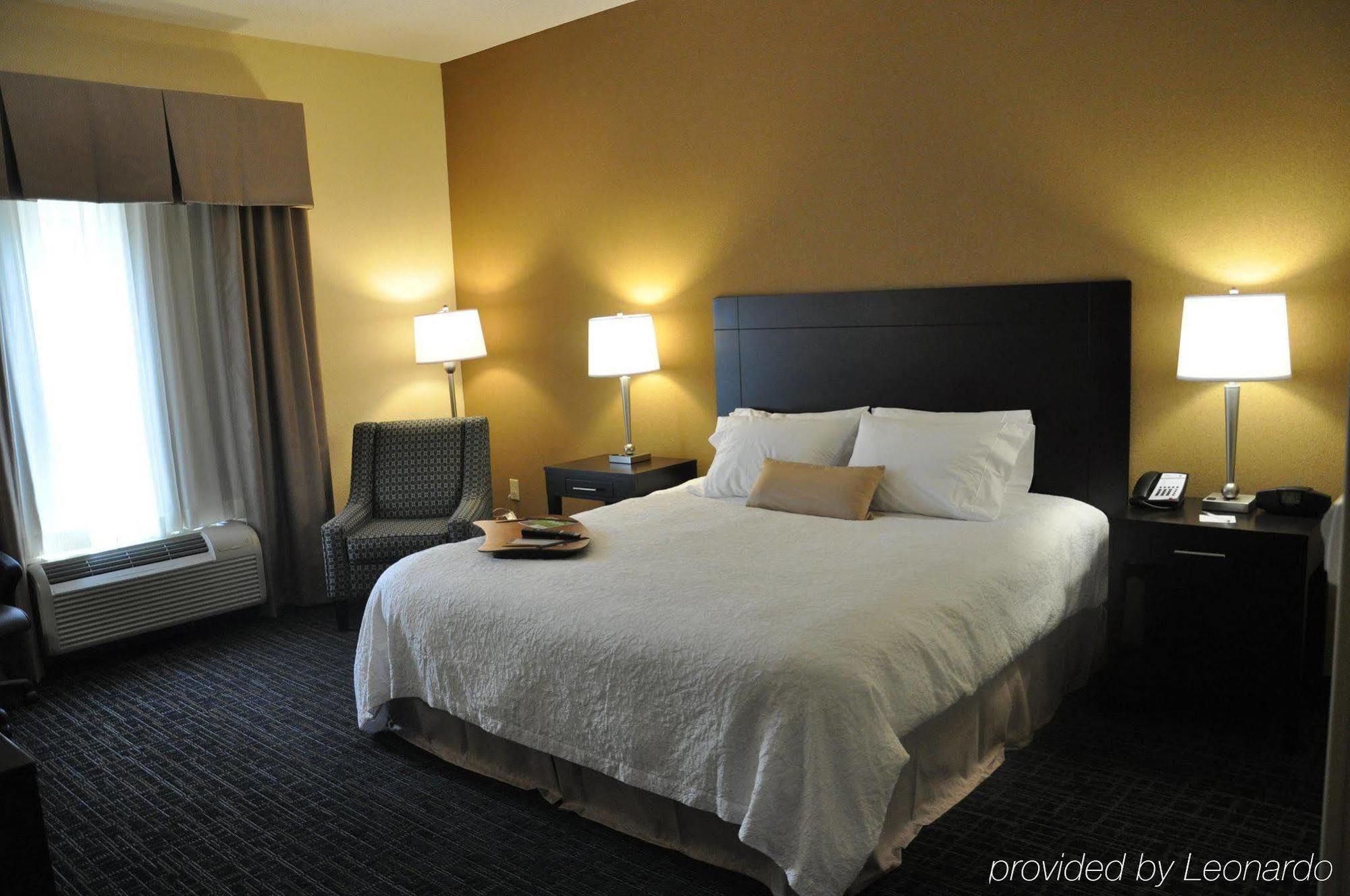 Hampton Inn Winfield Tucker Room photo